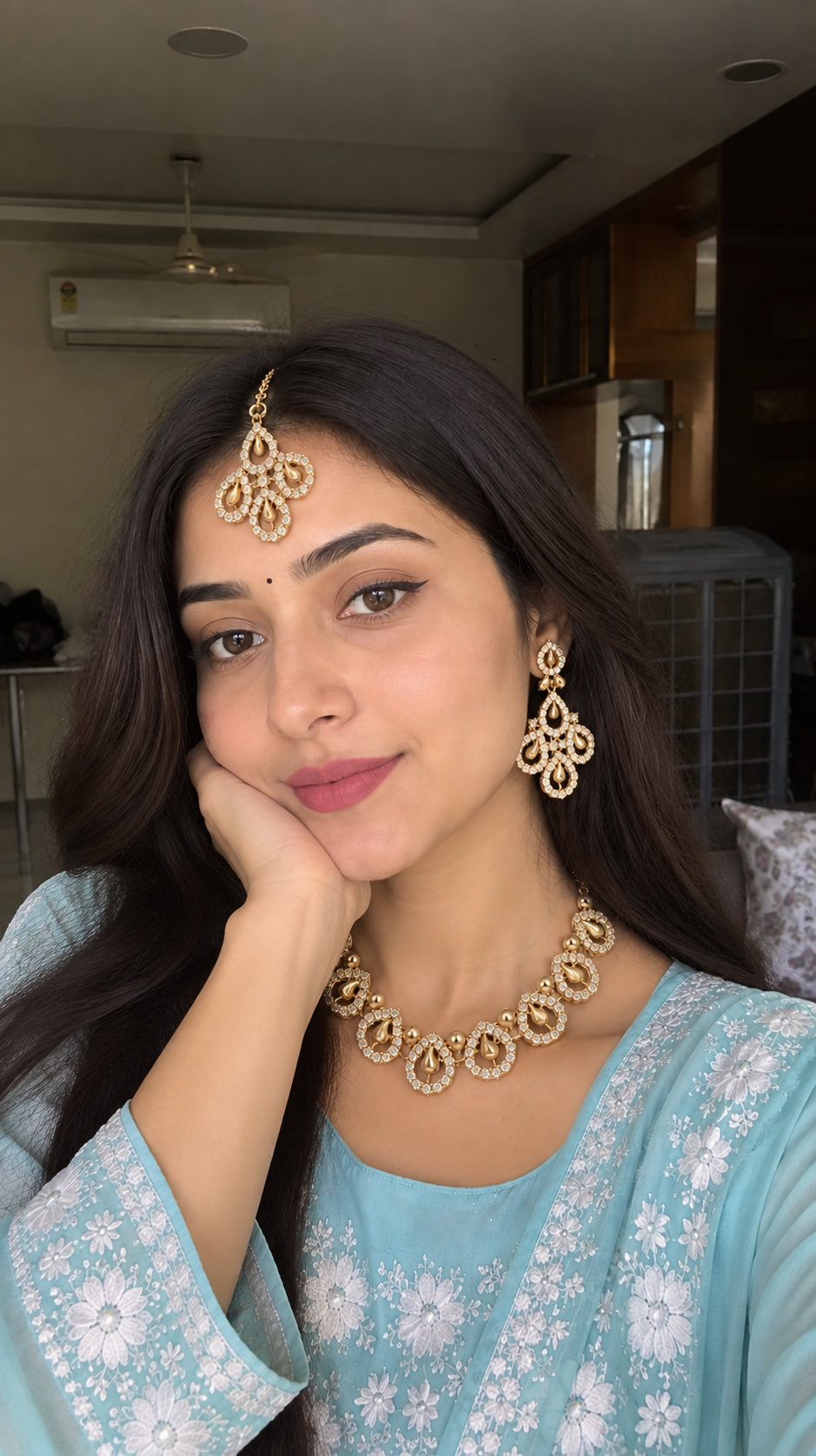 8900-9-SDO | Teardrop Motif Crystal Necklace Set — SDO, view 5